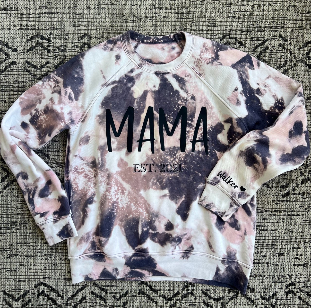 MAMA Crewneck